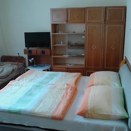 Toth Maganszallas Apartment