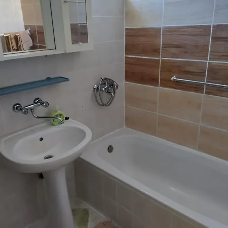 Toth Maganszallas アパート